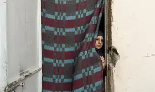 Brushes and blushes: Livelihood skills help Syrian refugee…